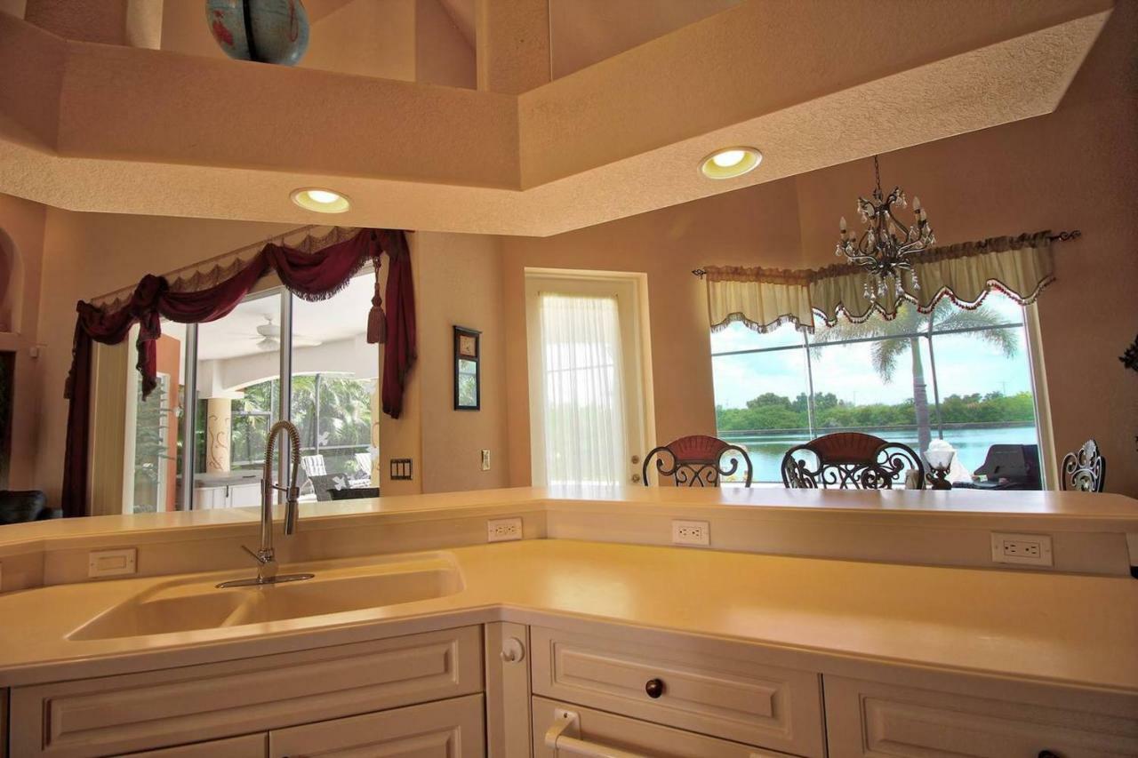 Villa Princess Кейп Корал Екстериор снимка